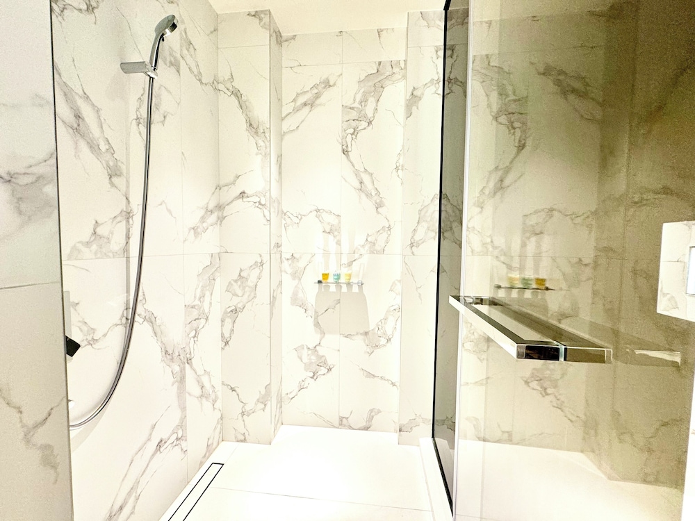 Venduras -Majestic Luxe 2BR Address Opera
