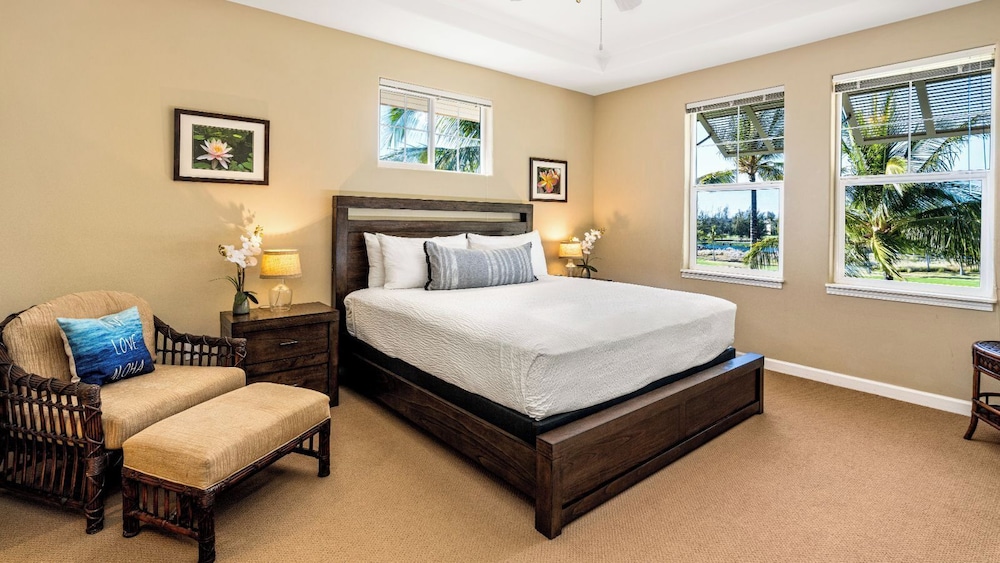 Family & Couples' Fun - Golf, Mountain & Lake Views + Walk to Dining & Beach - Vrkcv