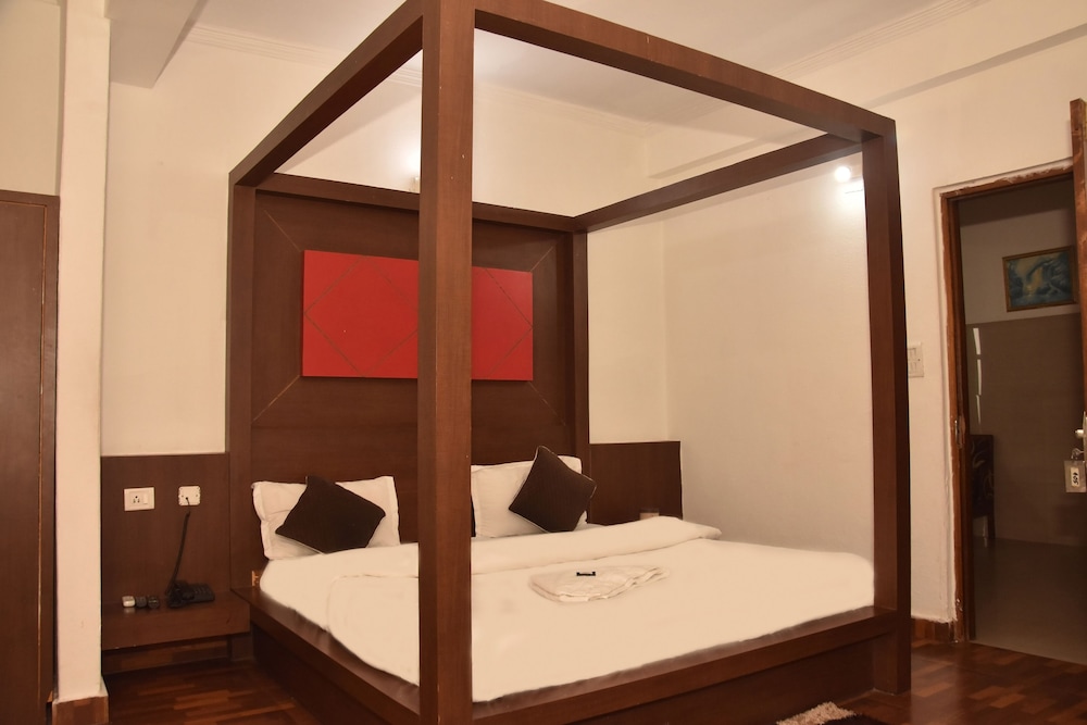 Hotel Neelkanth Mahadev Hotel & Resorts