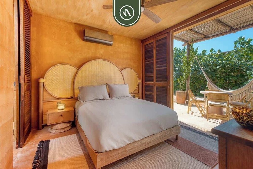 Stunning Two-bedroom Ocean View House - Mazul