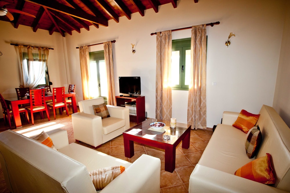 Aselinos Suites