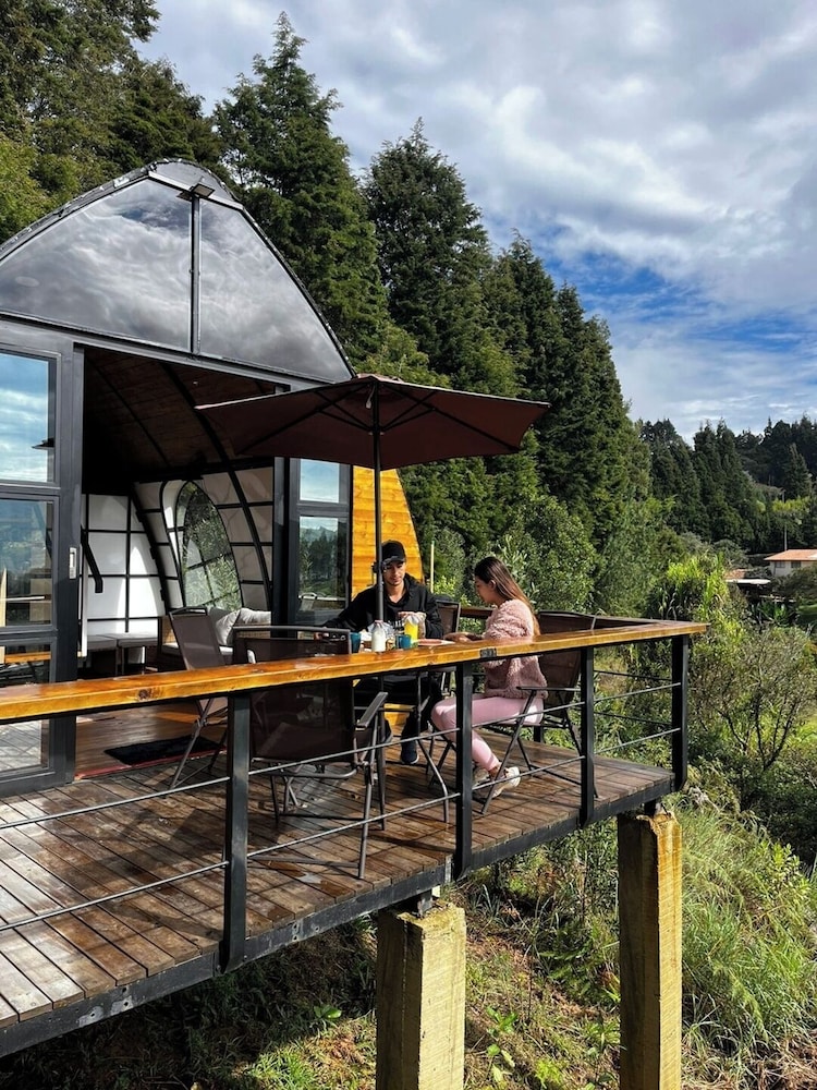 Lakeside Glamping With View, Fire Pit & Hammock
