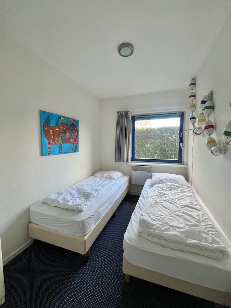 6 Pers Modern Harbor House With Fenced Garden With the Lake View view 4