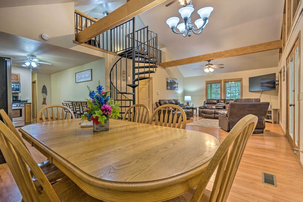 Scranton Vacations - Lakefront Hideaway in Scranton: Spacious Deck - Property Image 33