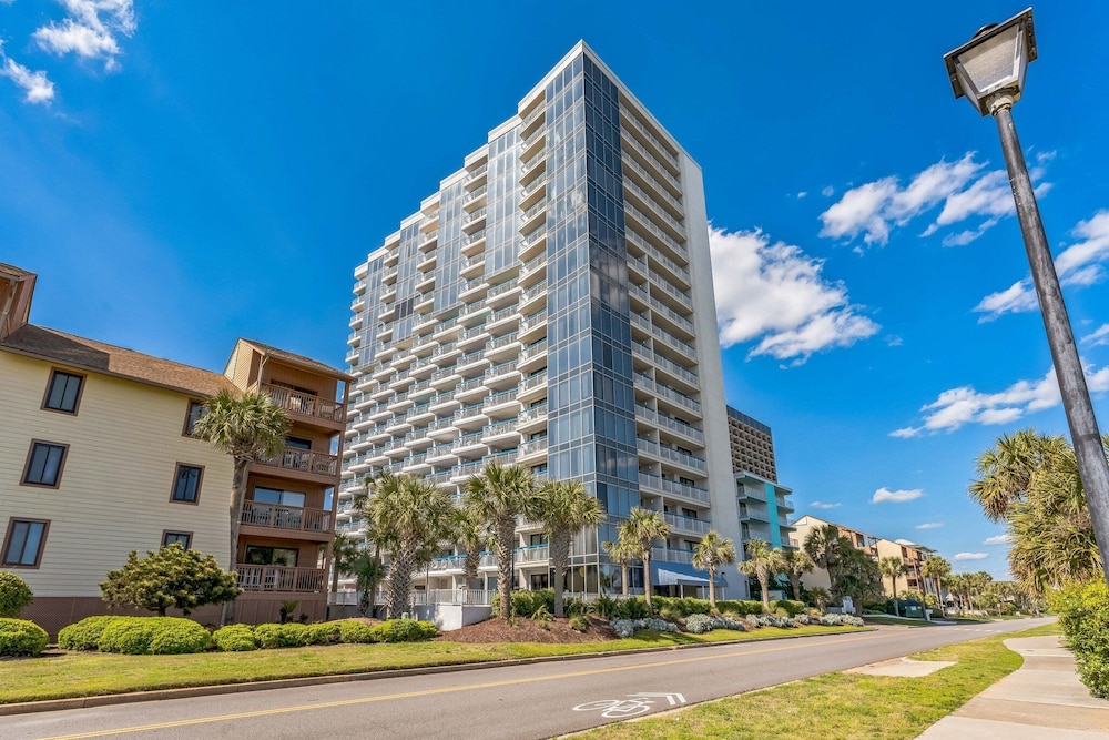 Oceanfront Gem Pool, Balcony, Modern Touch 3 Bedroom Condo