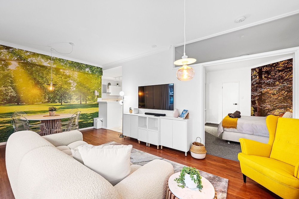 Bespoke East Perth - Sleeps 2 - Superior Wifi