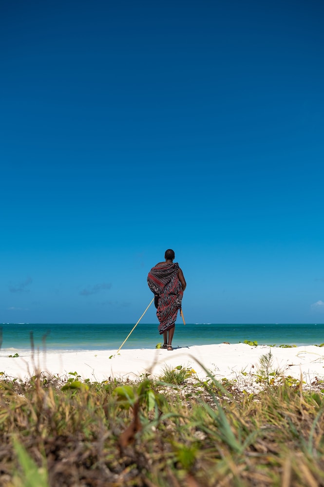 Hakuna Majiwe Beach Lodge