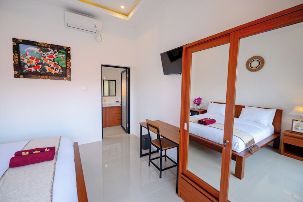 Crystal Flow Guest House & Apartment Canggu
