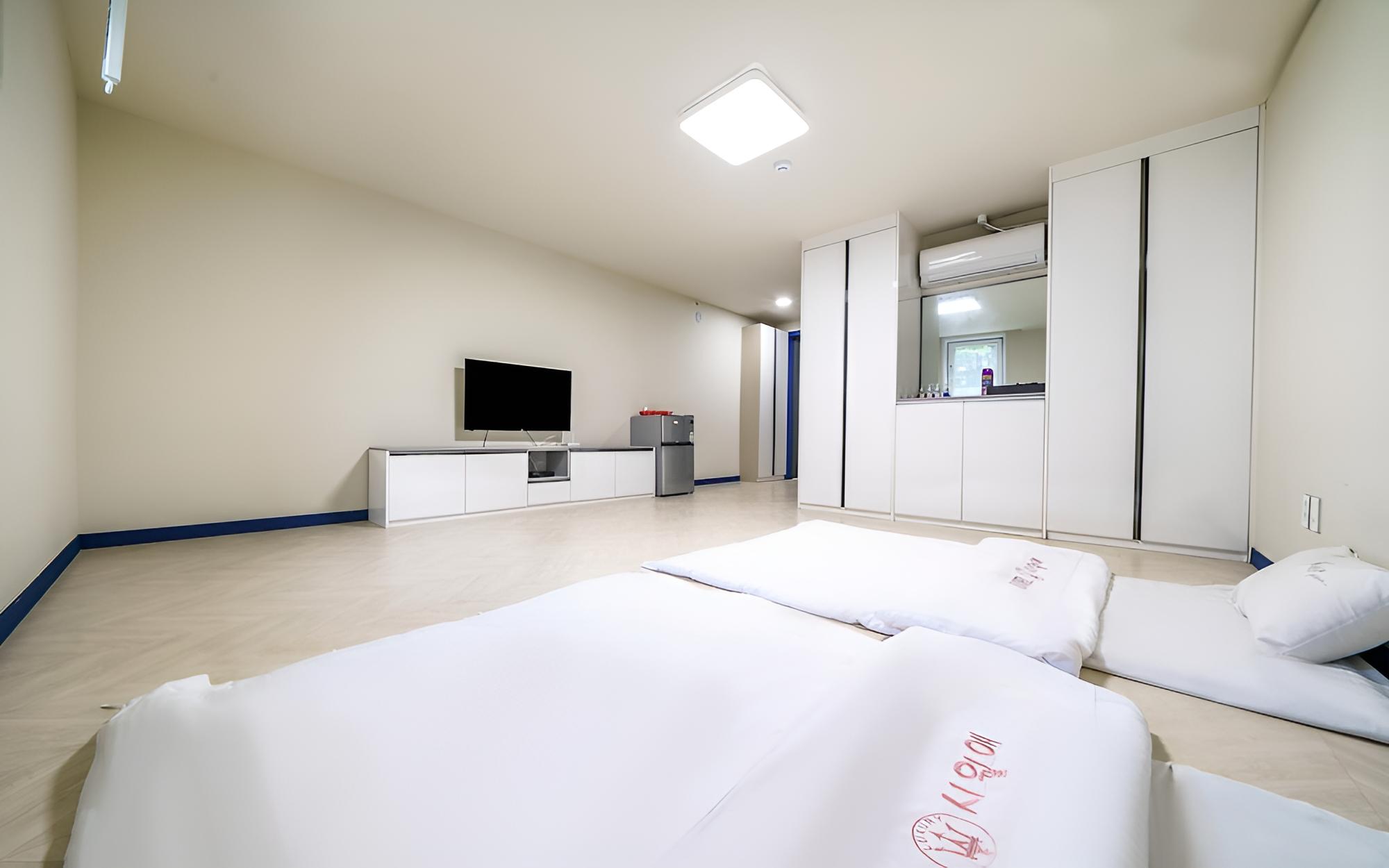 Icheon February Hotel Icheon Branch view 4