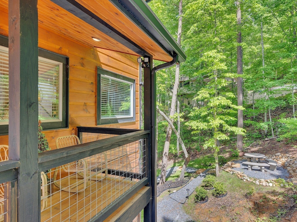Ebenezer 4 Bedroom Cabin