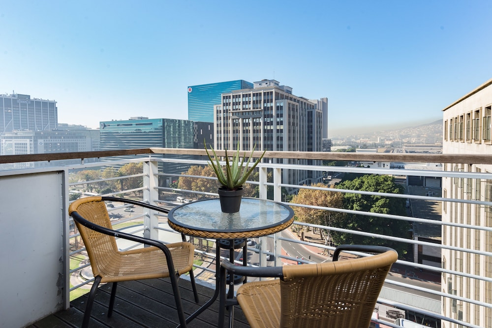 Fountain Suites 1001