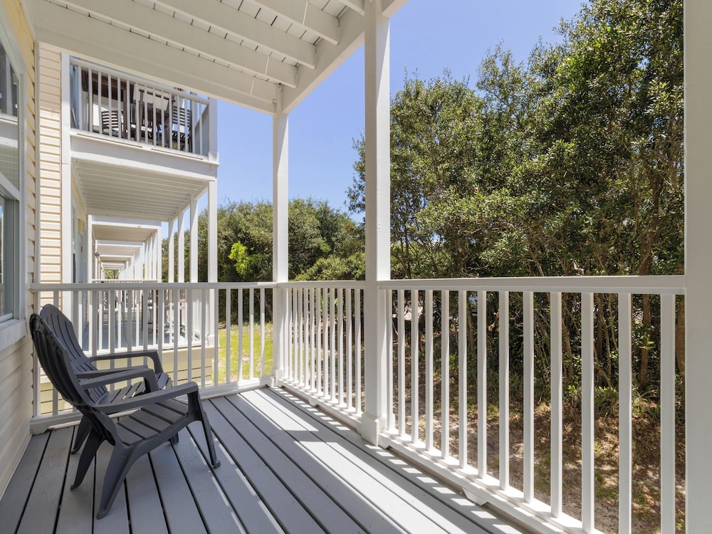 Sunset On Seabreeze by Southern Vacation Rentals