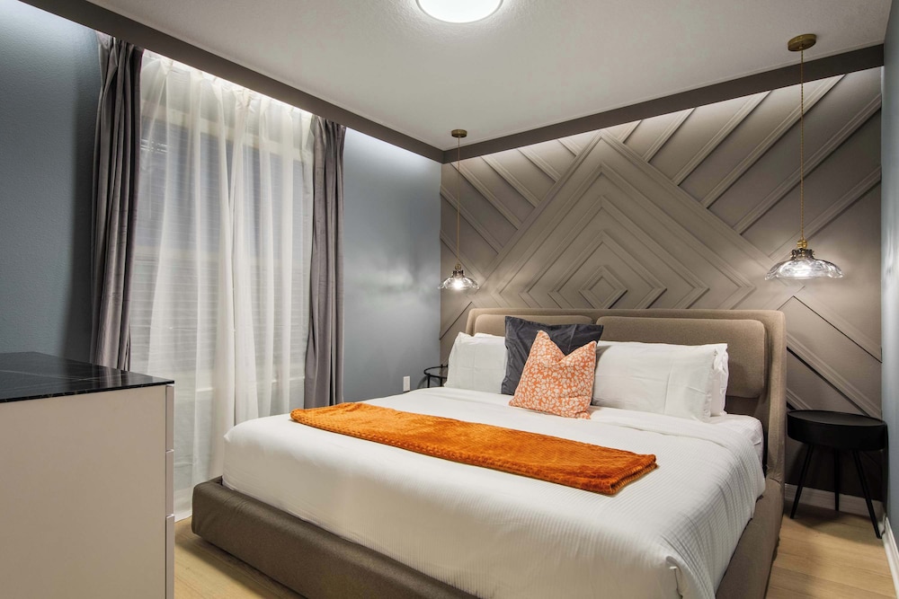 Escape to Luxury: Magical 10-bedroom Villa Near Disney World!