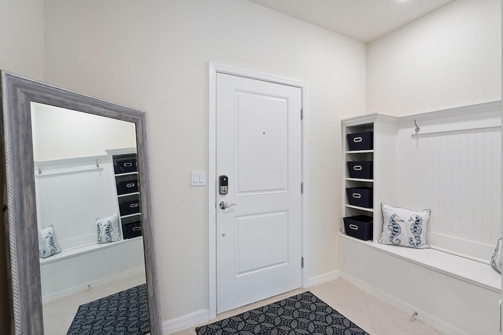 Windsor Cay Resort 5 Bedroom Townhome with Pool 5 Townhouse