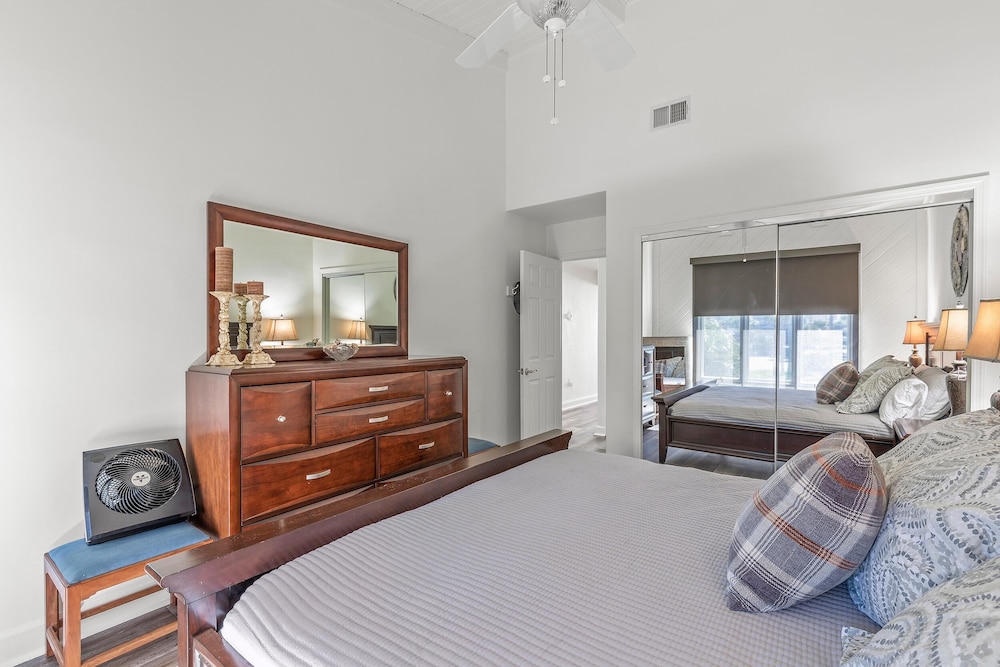 Sea Winds Condominiums C