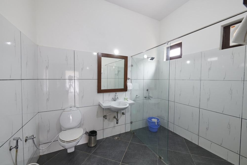 Aacorn Hideaway Resort & Spa