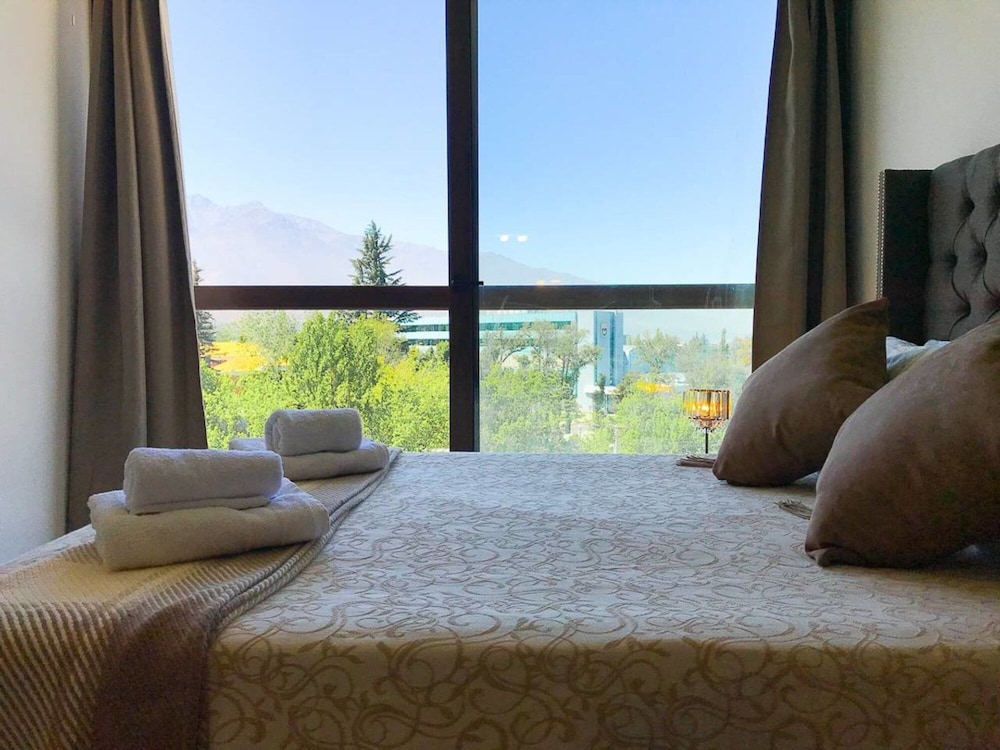 Majestic Studio - w Mountain View Pool Gym