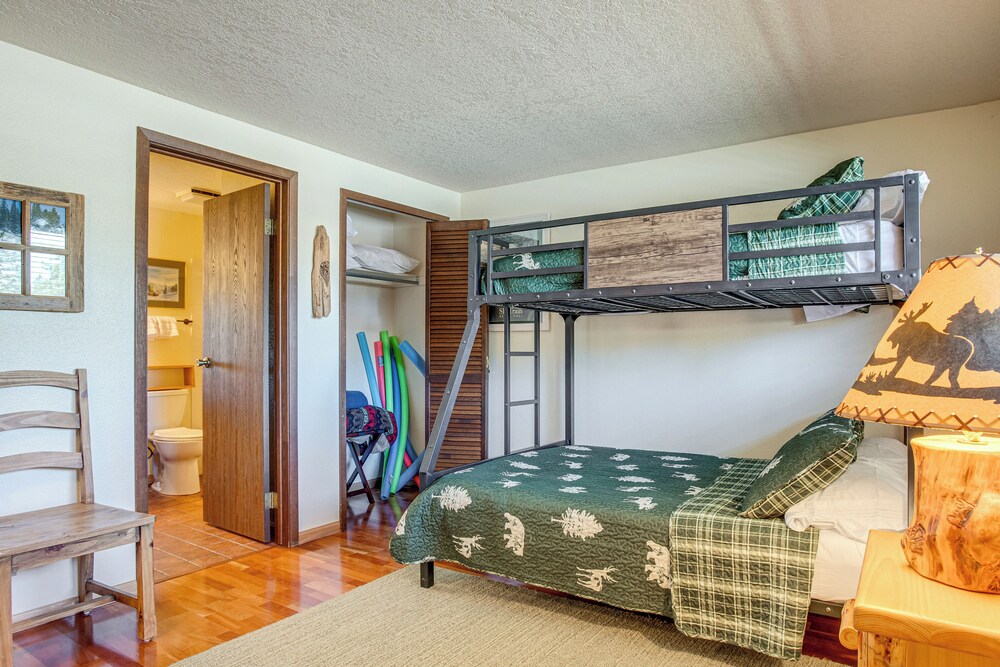 2 Mi to Winter Park Resort: Mtn-view Haven!