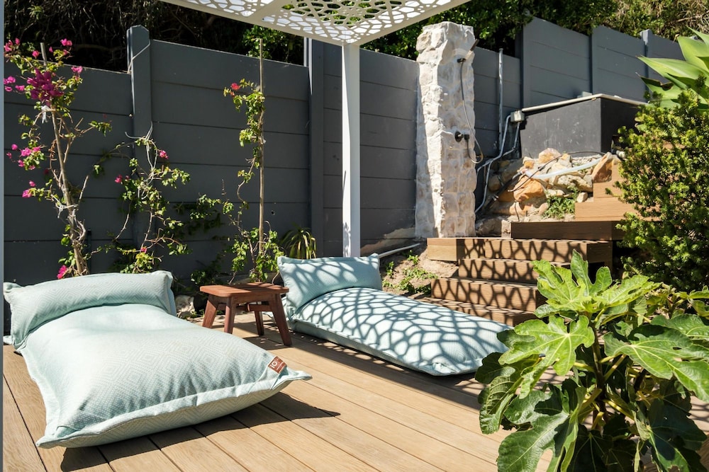 Camps Bay Villa w Pool Gym Studio Aqua Terra