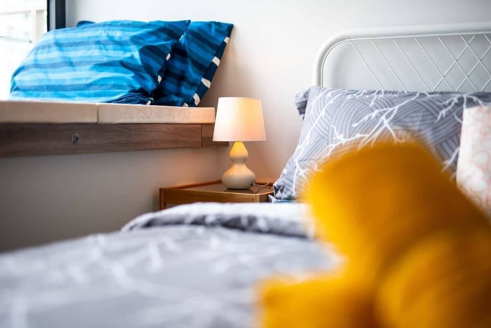 A Stylish 2BR Suite, Water Views, Free Parking