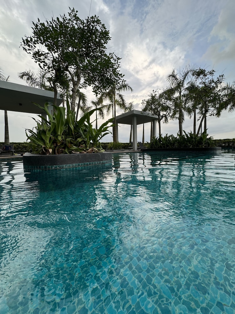 Skylake Residence Luxury Family Holiday