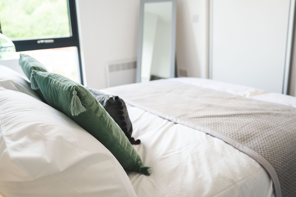 Staycay Modern Studio Apartment in Sheffield City Centre view 3