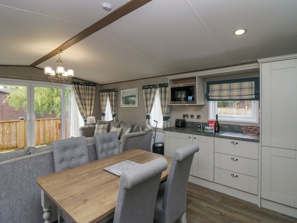 Lakeside Retreat