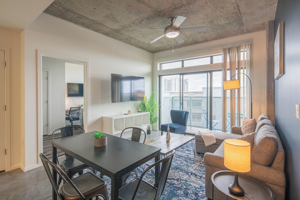 ROVE LIVING/KL - Roosevelt Point