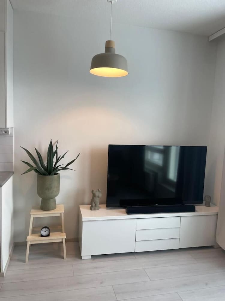 Charming 1-bedroom Apartment in Tampere With Fireplace
