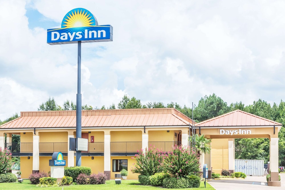 Monroe Vacations - Days Inn by Wyndham Rayville - Property Image 1