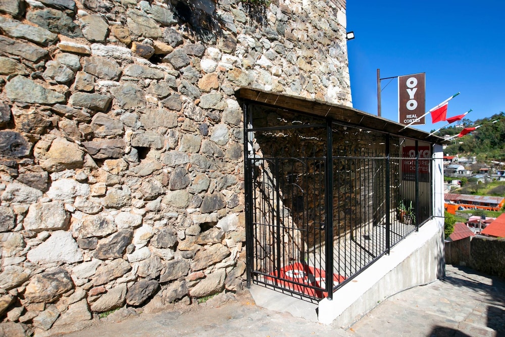 Hotel Real Cortés - Image 1
