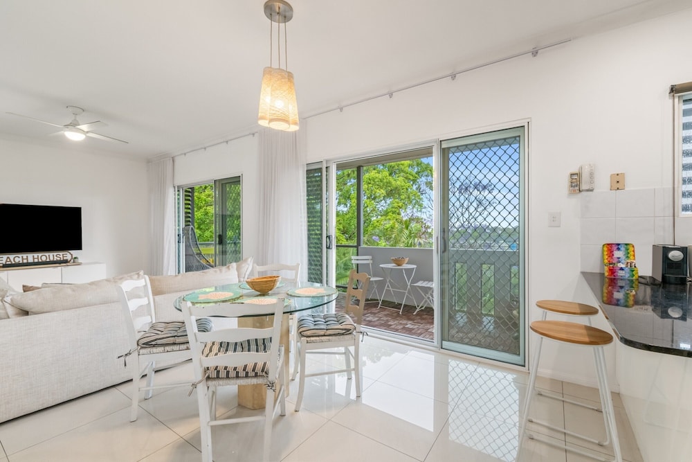 Spacious 2-bed With Private Rooftop & BBQ Access