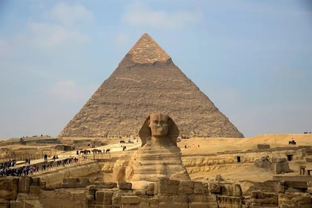 Pyramids Solar Boat Inn