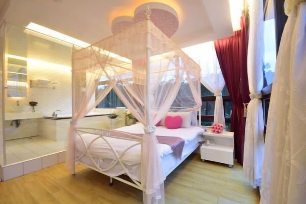 Full House Bed and Breakfast