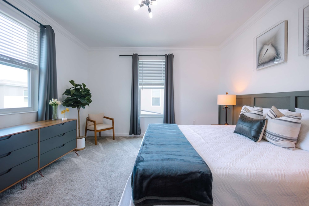 Fantasy Stay in 5 bed at Storey Lake