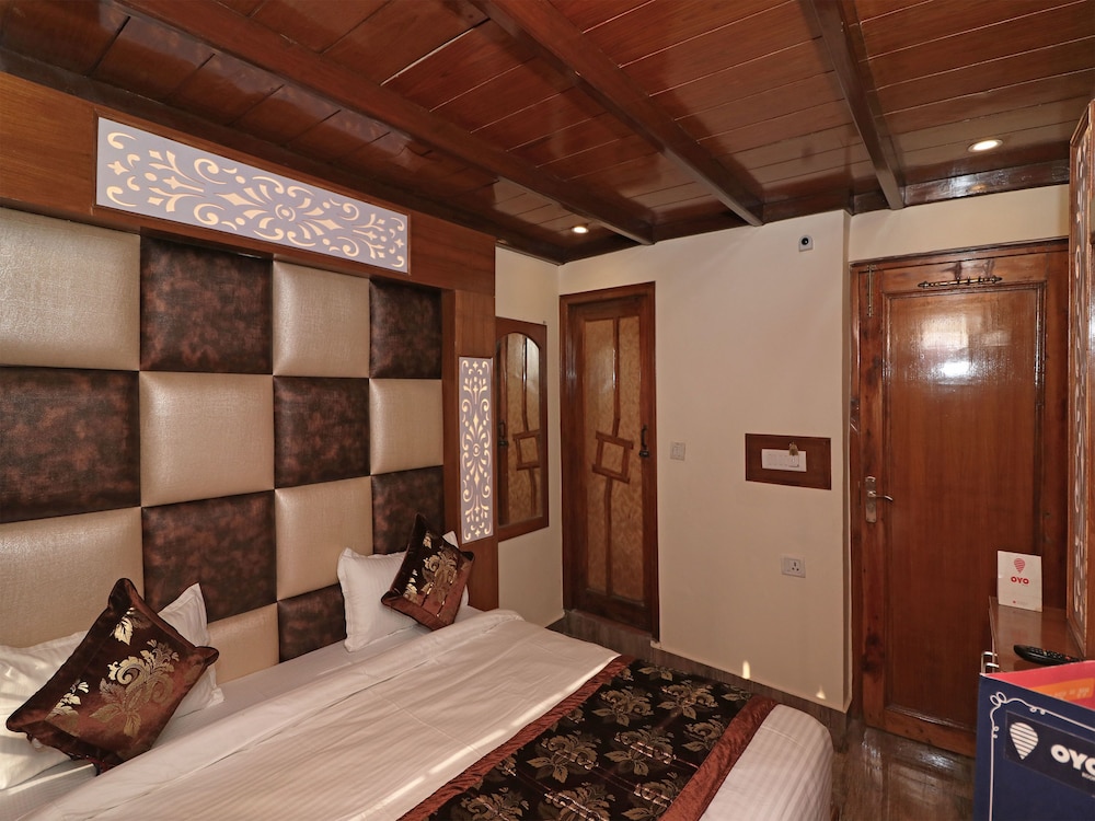 OYO 13654 Krishiv Residency