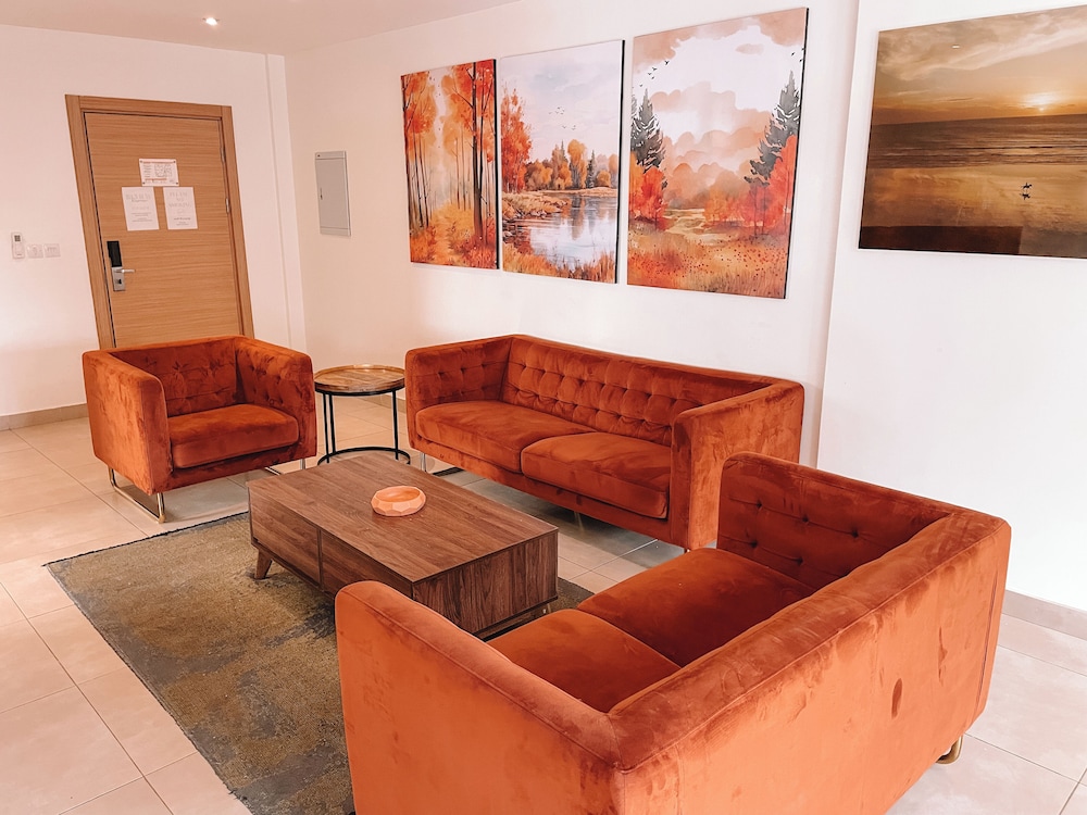 Sky Suites Airport