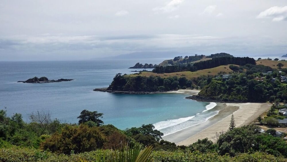 Ted's Cottage near Little Oneroa Beach
