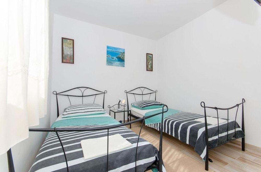 Lucija - Apartment With Pool - A1 view 3