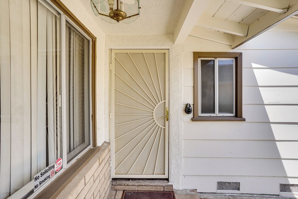 12 Mi to Dtwn LA: Family Home w/ Patio + Yard!
