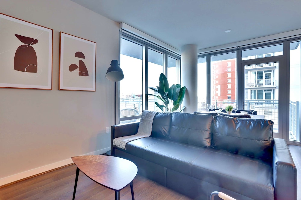 Prime Metro Proximity Condo at Clarendon