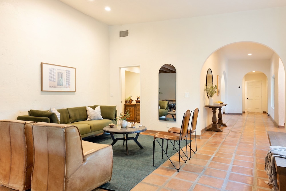 Starlight Estate by Avantstay 20 People Architectual Mansion w Pool Tennis Court Game Room