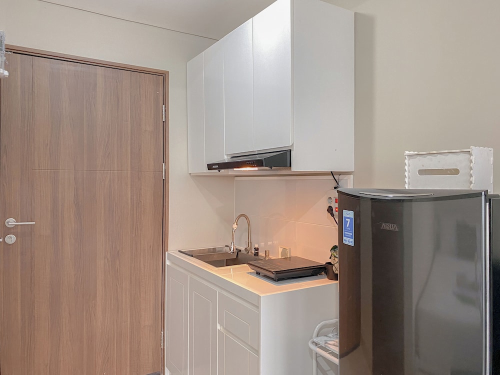 Comfy Studio At Lrt City Sentul - Royal Sentul Park Apartment