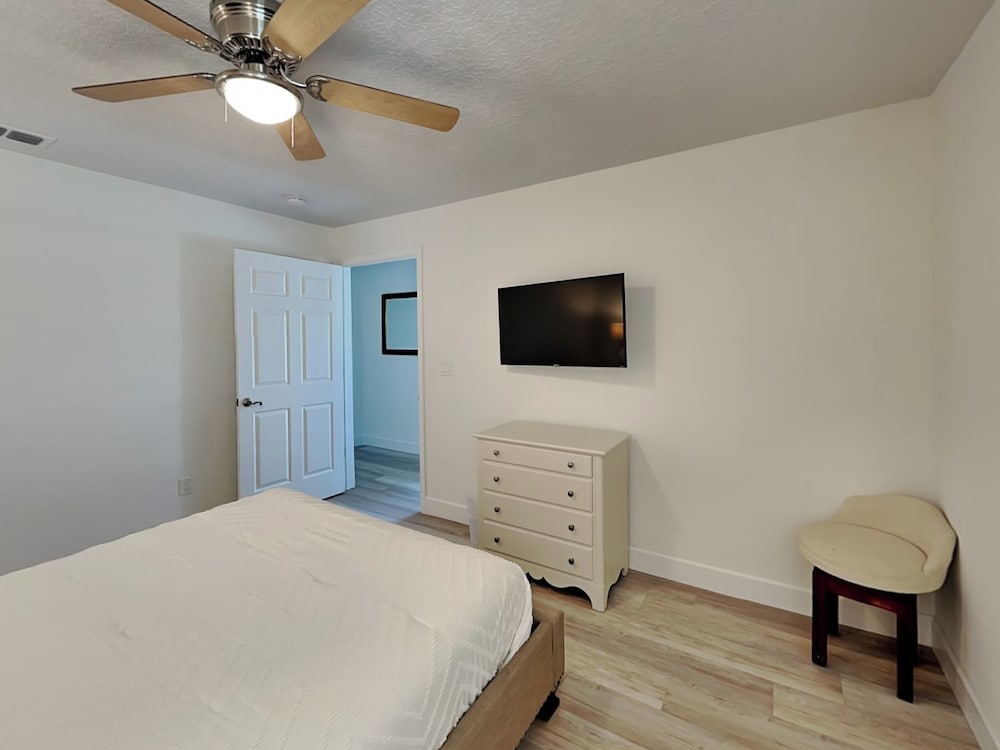 Dolphin View Oasis by Distinctive Beach Rentals