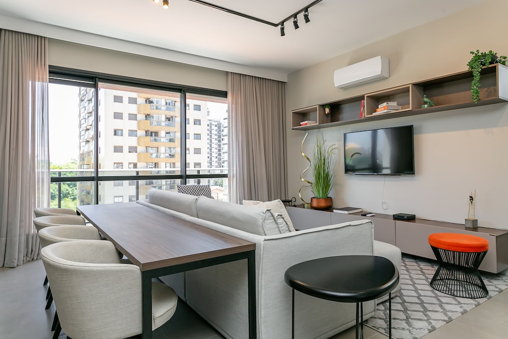 Studios Tower by Viva - Prédio com piscina e estacionamento no centro de Floripa