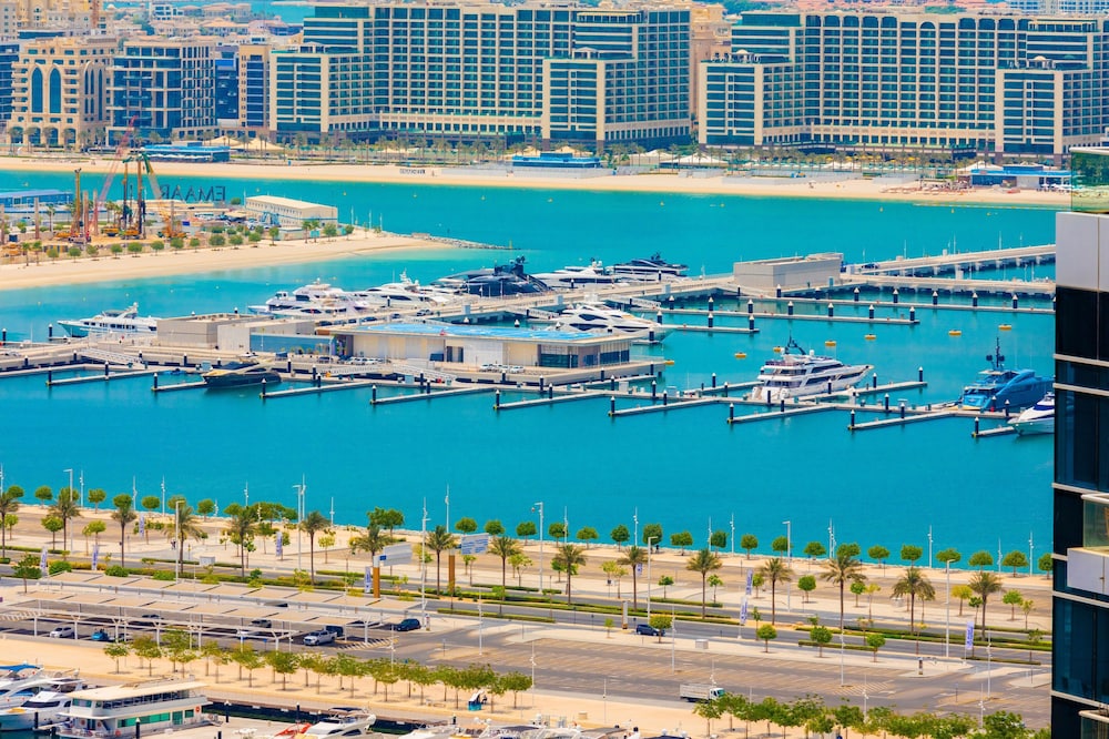 EDEN'S Homes & Villas - Royal Oceanic