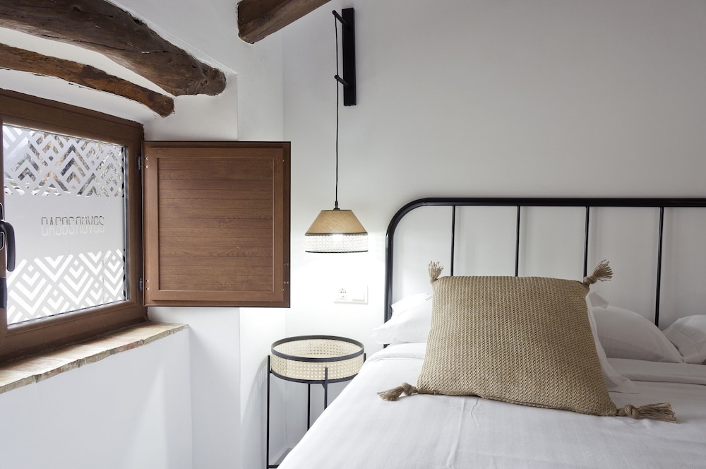 Cases Noves - Adults Only photo 5