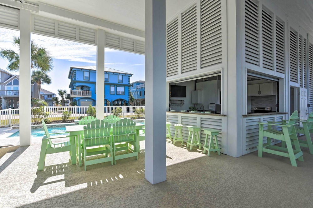 Bayfront Galveston Vacation Rental, Decks & Views!