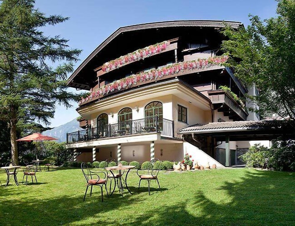 Hotel Aparthotel Landhaus St. Joseph - Image 1