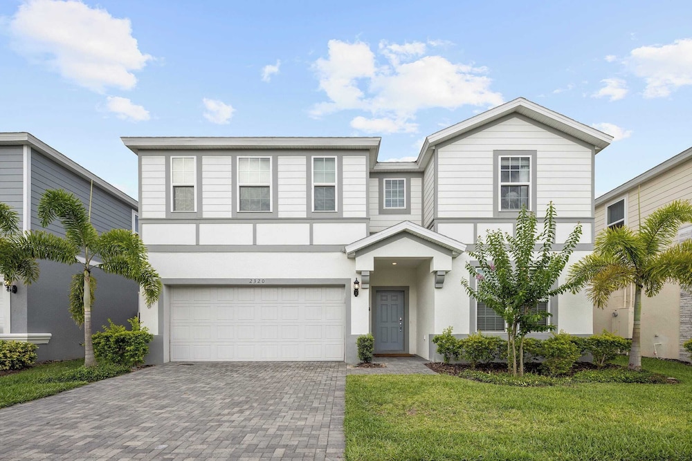 Sleeps 26! Resort Home w/ On-site Waterpark, Pool Flamingo Grove by Avantstay